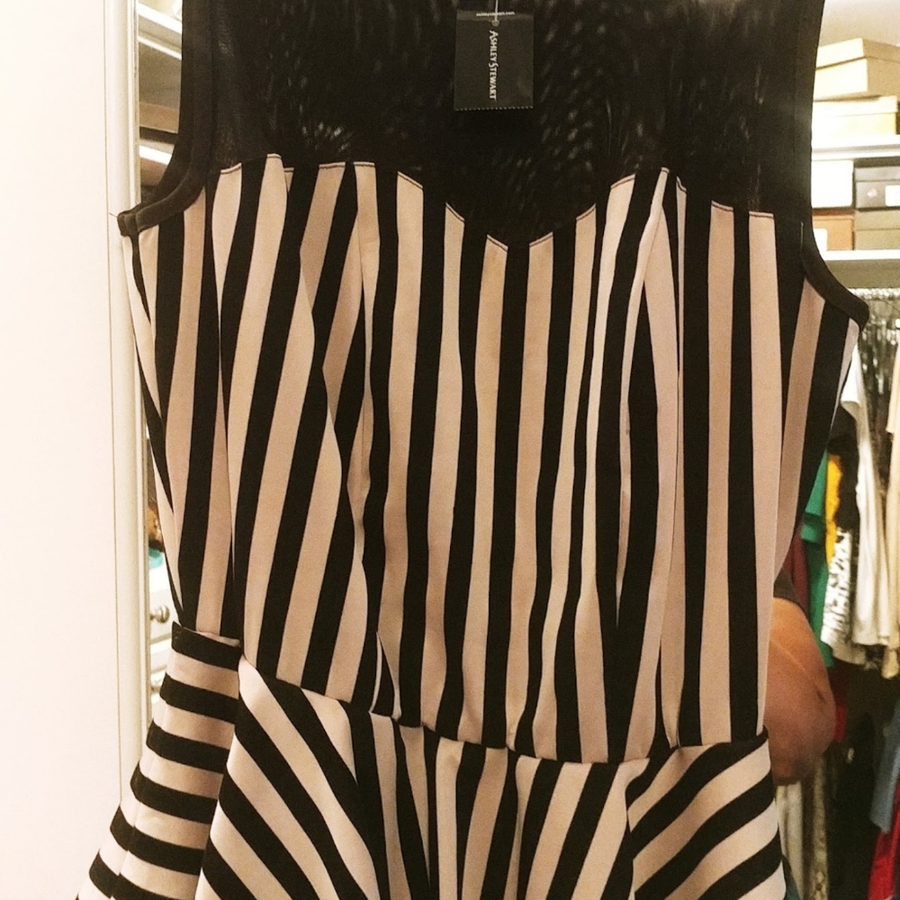 Petalum Dress - Picture 5 of 6